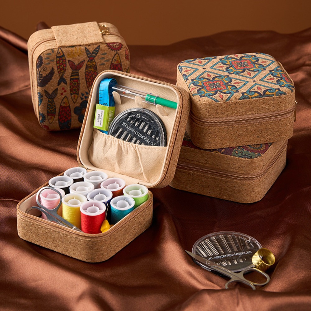 Craft Embellishment Storage - Kit da Cucito Vintage in Sughero