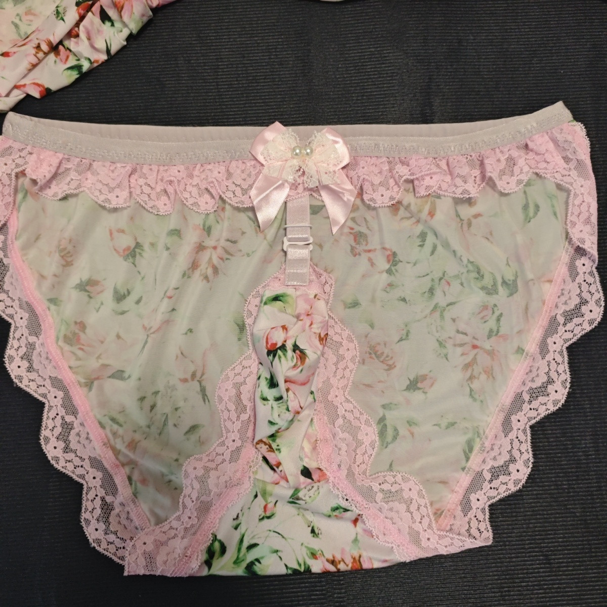 Slip da uomo fatti a mano con  - Elastic Lace Trim recensione e prezzo