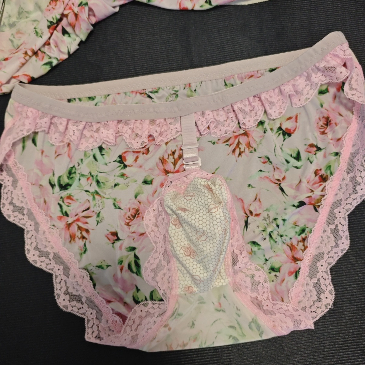 Slip da uomo fatti a mano con  - Elastic Lace Trim recensione e prezzo